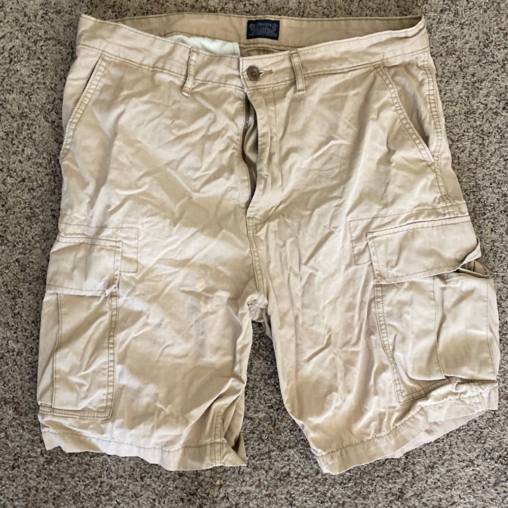 Levi shorts size 34